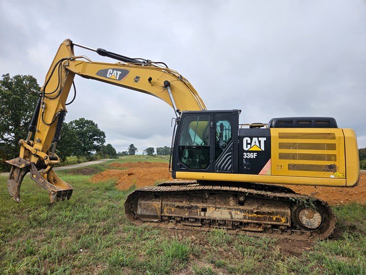 2017-caterpillar-336f-image-10