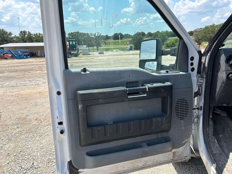 2016-ford-f550-image-10