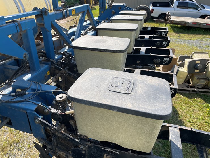 kinze-2300-image-29