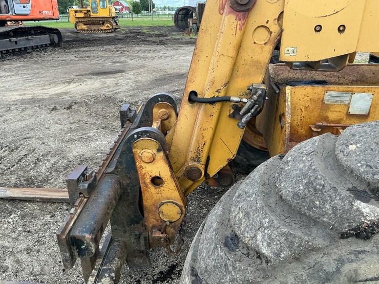 caterpillar-th82-image-15