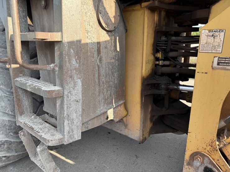 komatsu-wa600-image-39