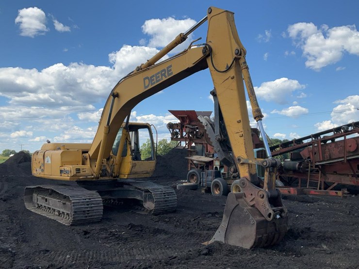 deere-200-lc-image-62
