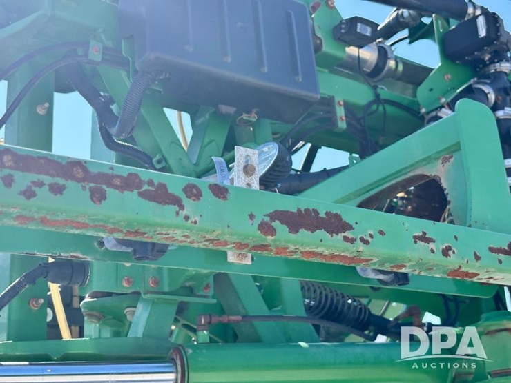 2017-john-deere-r4038-image-108
