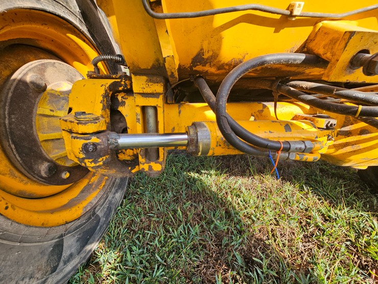 2001-jcb-520-image-86