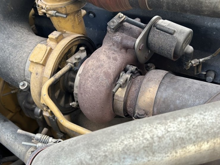 caterpillar-745-image-58