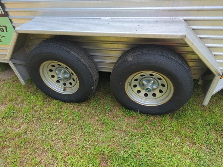 featherlite-livestock-trailer,-aluminum,-tandem-axle,-rubber-floor,-side-&-rear-doors-image-10