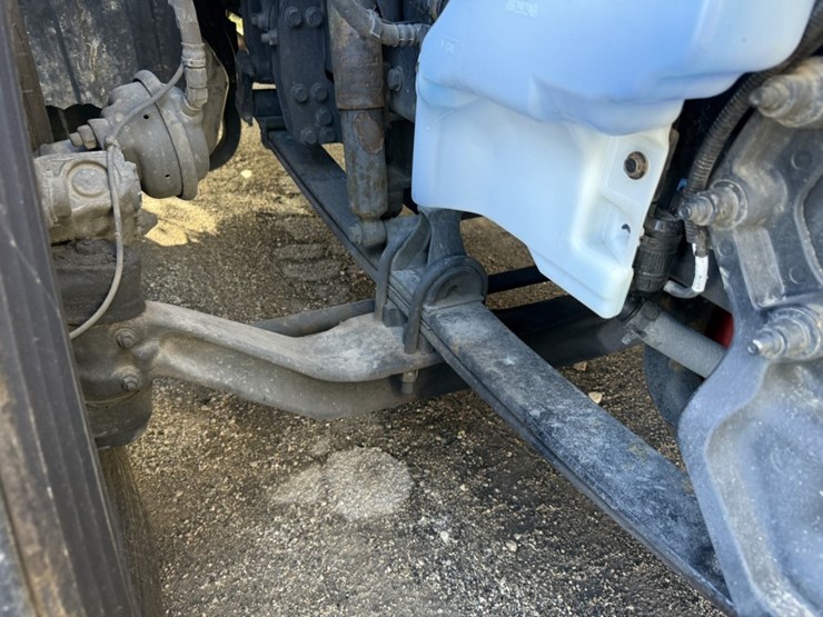2022-peterbilt-579-image-56