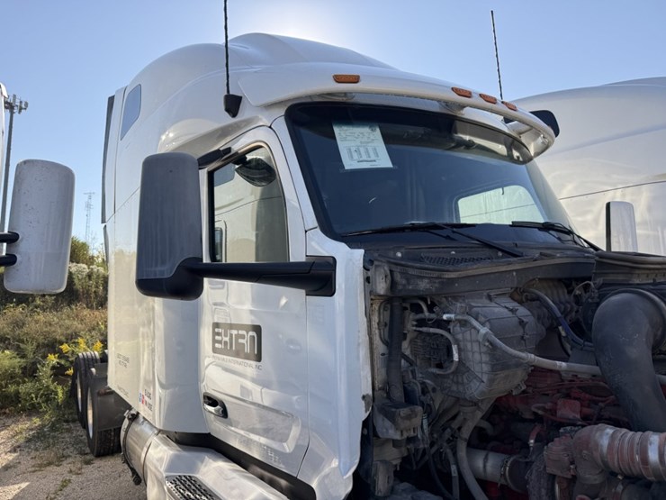2022-peterbilt-579-image-39