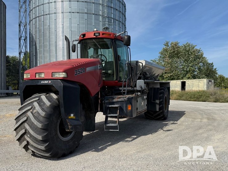 2010-case-ih-titan-3520-image-3