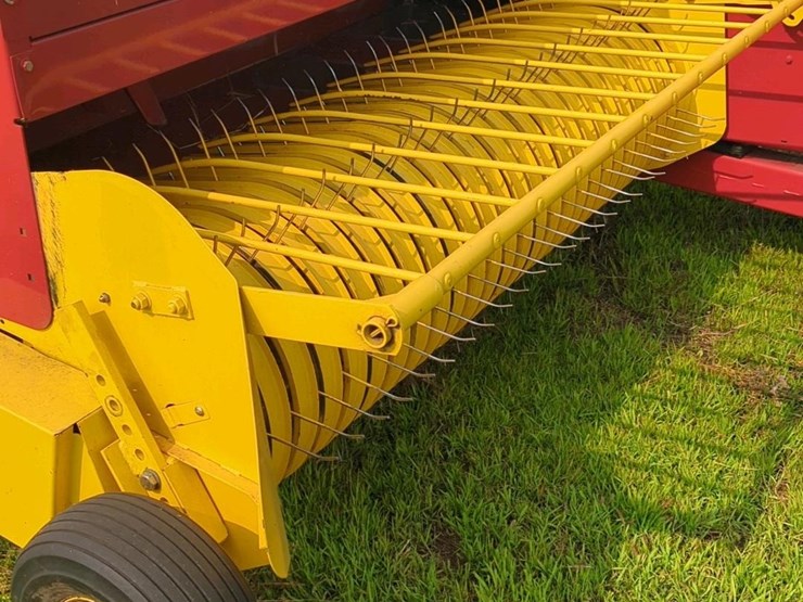 new-holland-575-image-12