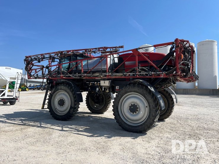 2016-case-ih-patriot-3340-image-11