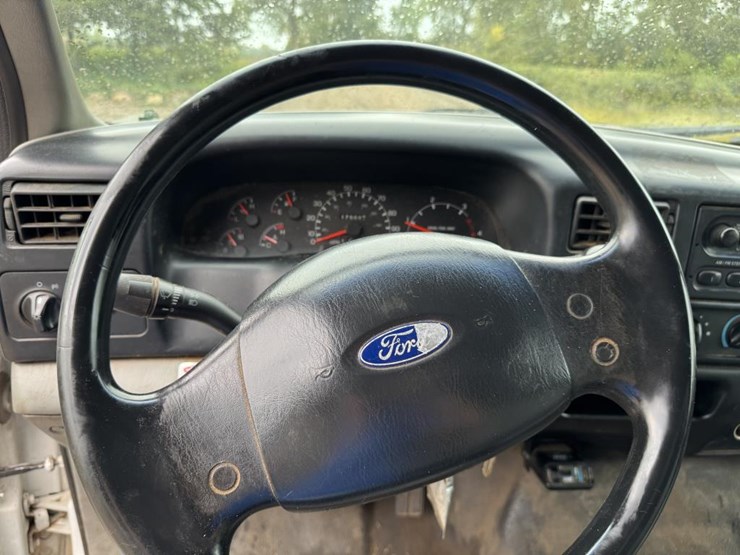 2003-ford-f650-image-45