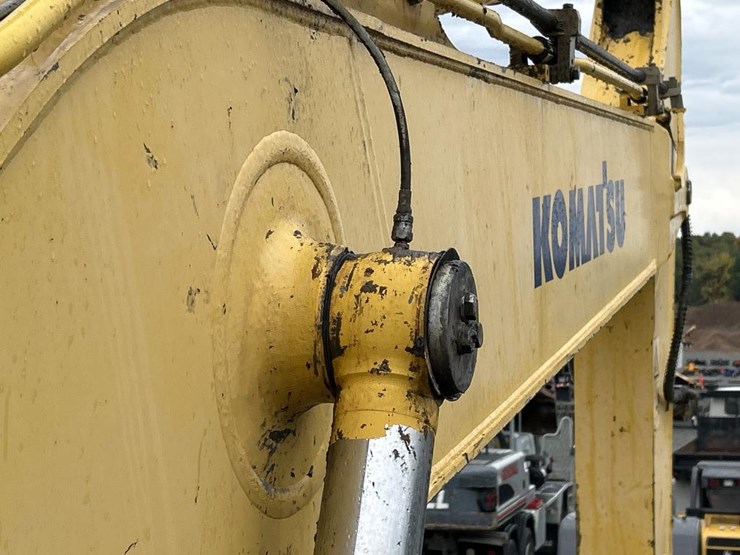 komatsu-pc270-lc-image-28