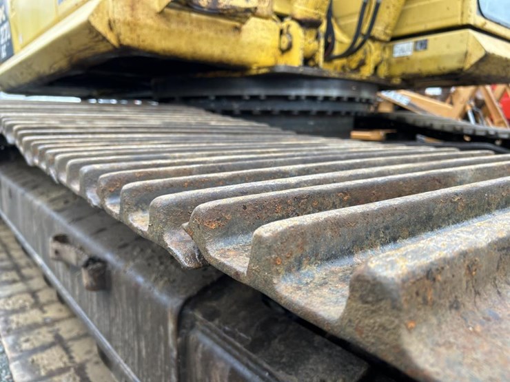 komatsu-pc270-lc-image-76