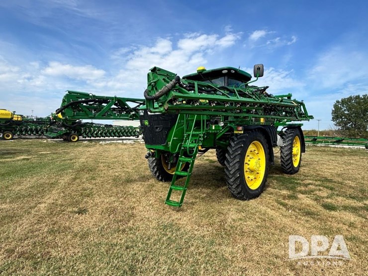 2019-john-deere-r4045-image-1