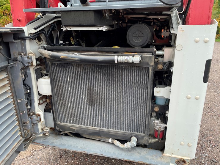 2020-takeuchi-tl10v2-image-23