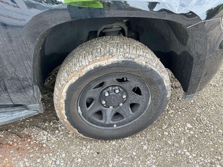2019-chevrolet-tahoe-image-24