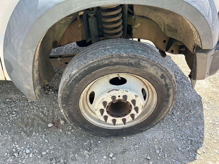 2008-ford-f550-image-28