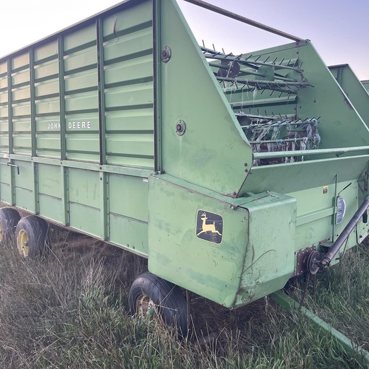 JOHN DEERE 716