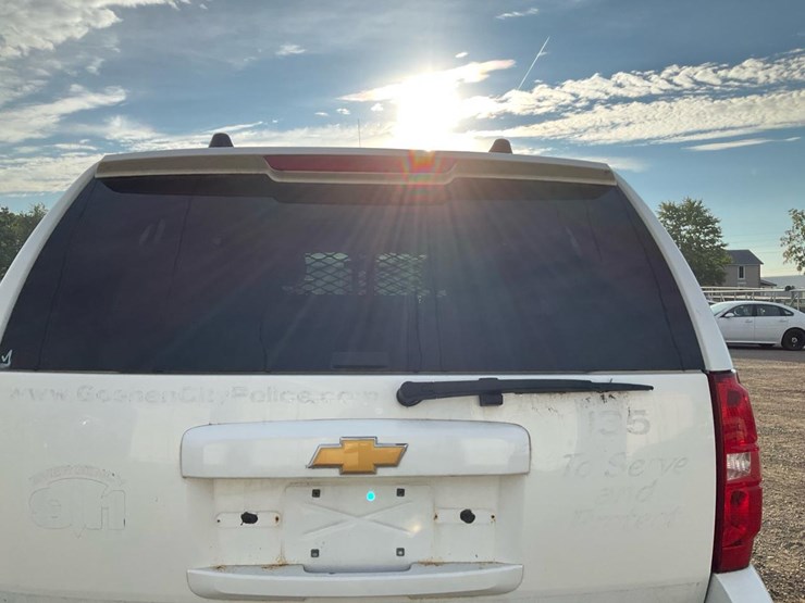 2014-chevrolet-tahoe-image-24