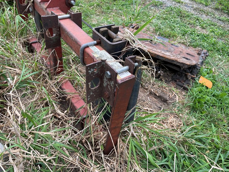 #7122-•-universal-skid-steer-mount-image-6