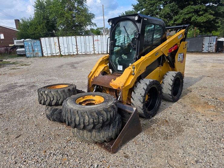 2020-caterpillar-262d3-image-2