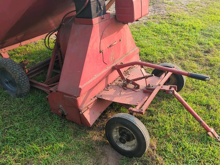 tow-behind-lawn-sweeper,-red,-tow-hitch,-metal-and-fabric-image-3