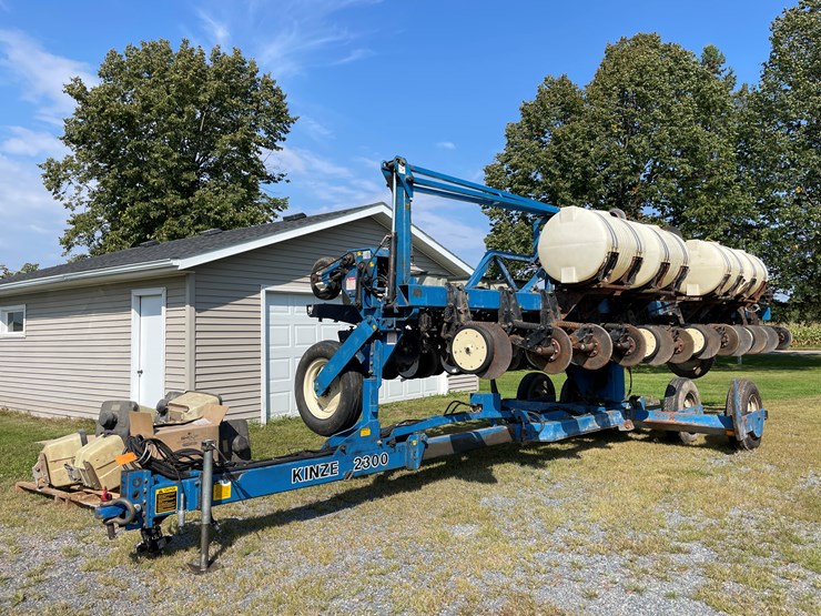 kinze-2300-image-1