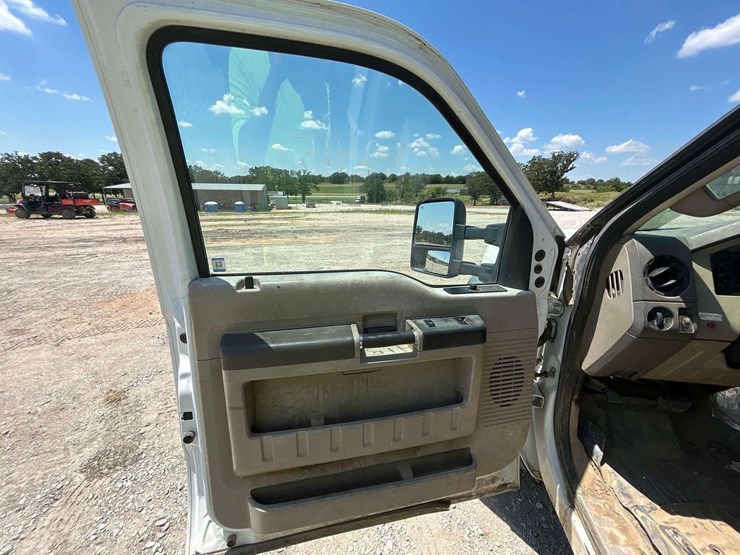 2008-ford-f550-image-11