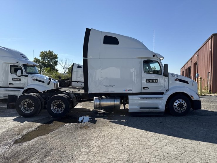 2022-peterbilt-579-image-6