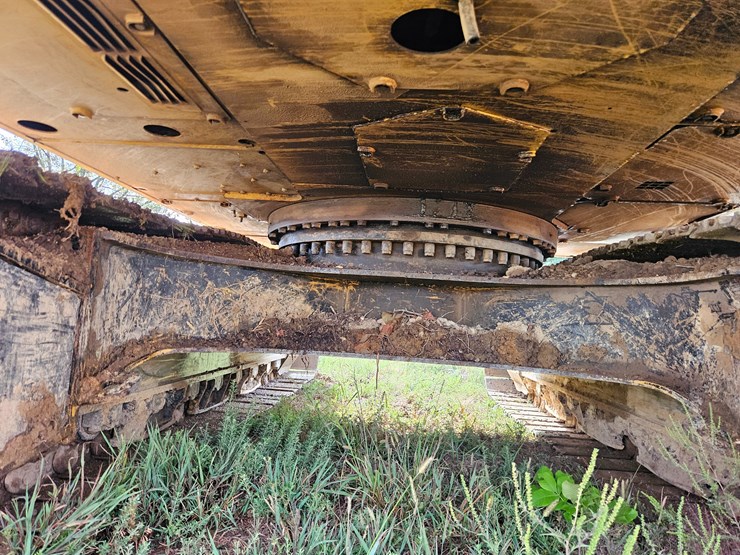 2017-caterpillar-336f-image-82