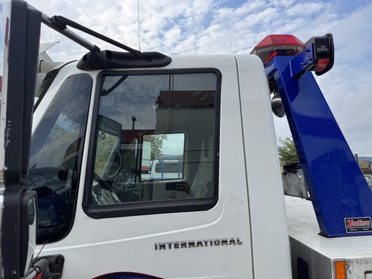 2006-international-durastar-4300-image-12