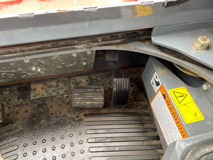 2020-takeuchi-tl10v2-image-47