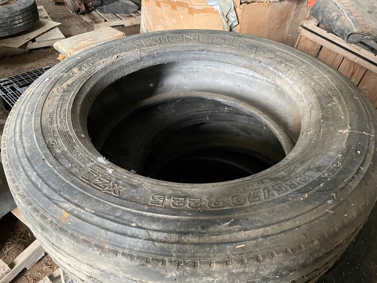 #7149-•-pallet-of-tires-and-inner-tube-image-7