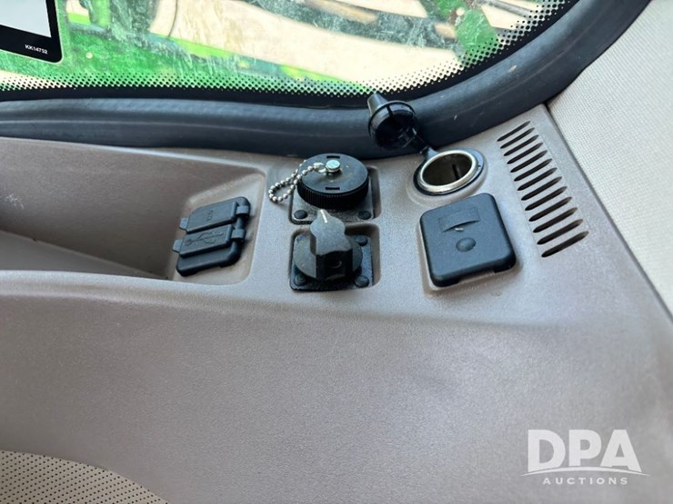 2017-john-deere-r4038-image-139