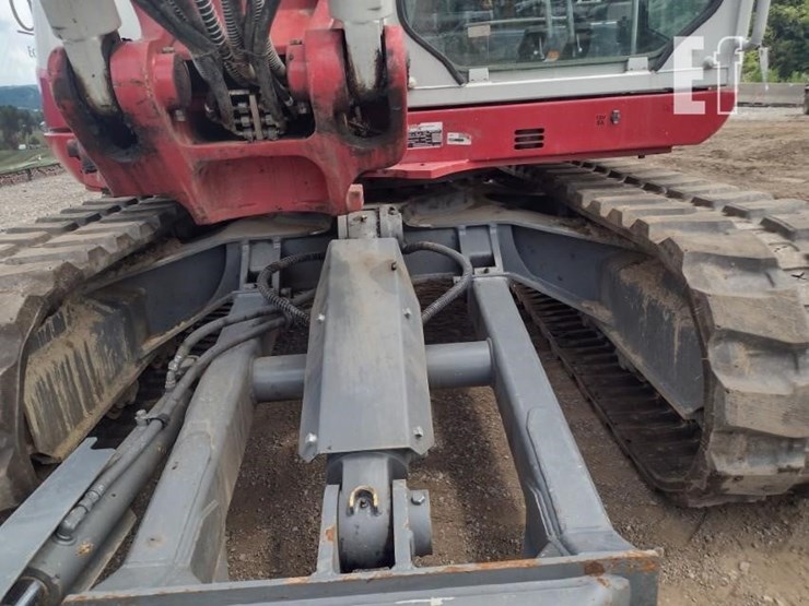 2022-takeuchi-tb290-image-21