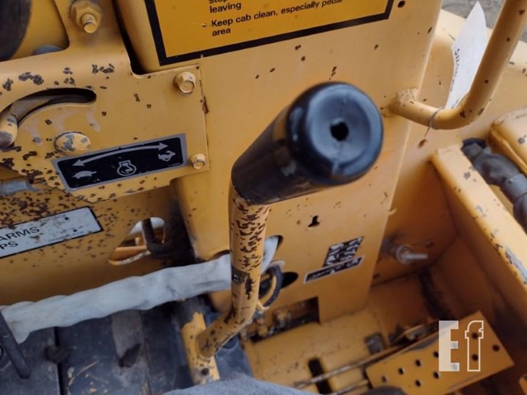 1990-deere-675b-image-9