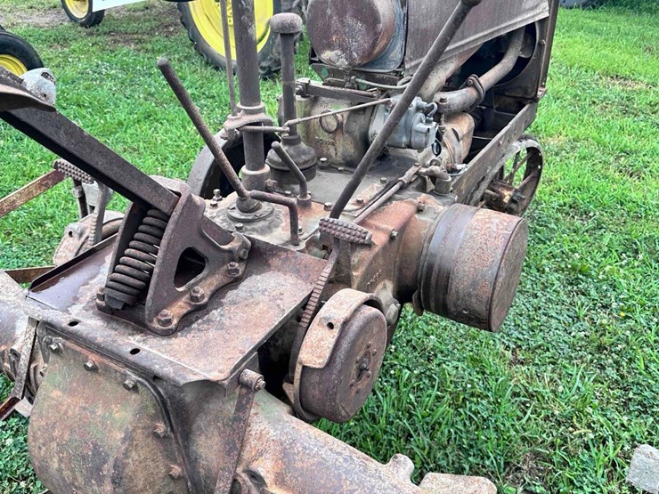 john-deere-b-image-10