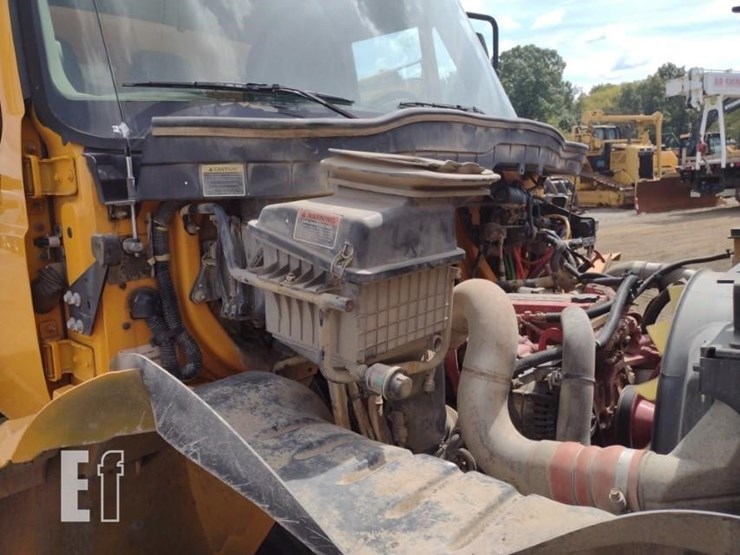 2018-international-durastar-4300-image-19