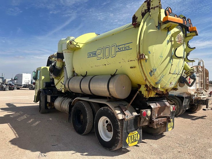 1990-peterbilt-320-image-6
