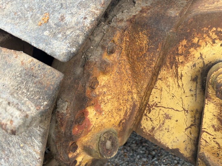 caterpillar-d6c-image-12