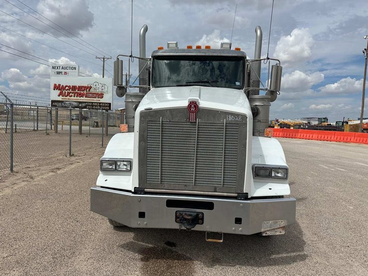 2019-kenworth-t800-image-4