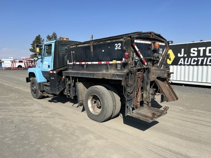 1992-ford-l8000-image-3