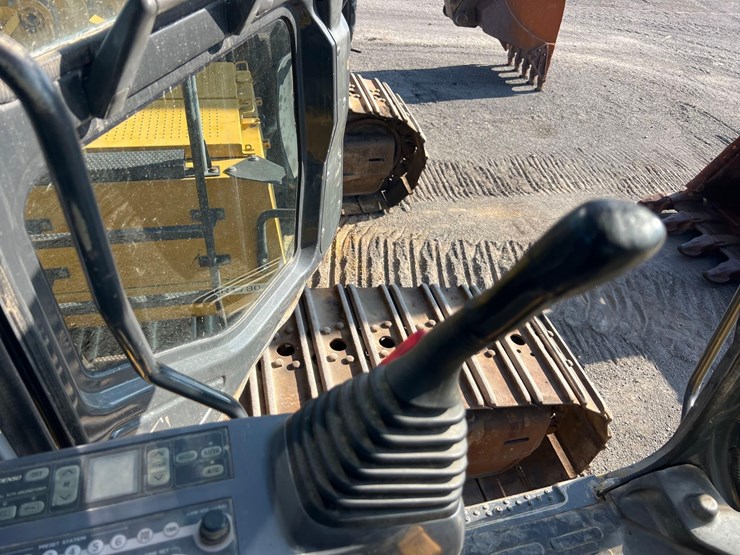 komatsu-pc1250-7-image-22