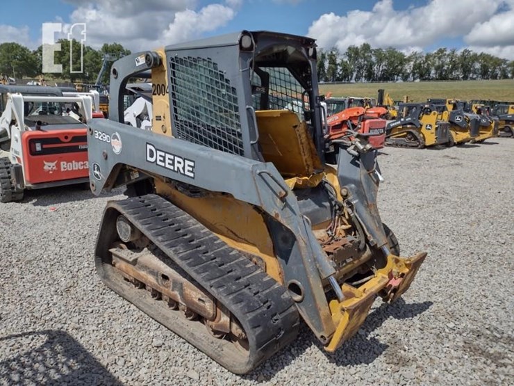 john-deere-329d-image-33