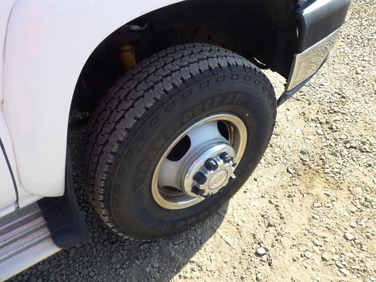 2005-chevrolet-3500-image-26