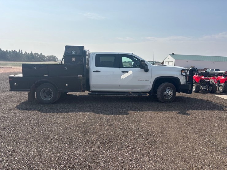 2021-chevrolet-silverado-3500hd-image-5