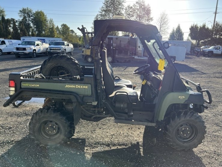 2011-john-deere-gator-image-3