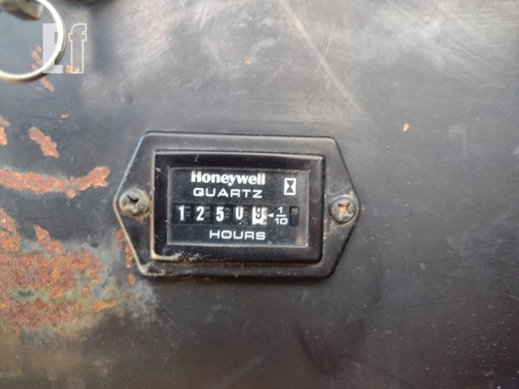 2014-morooka-mst800vd-image-6