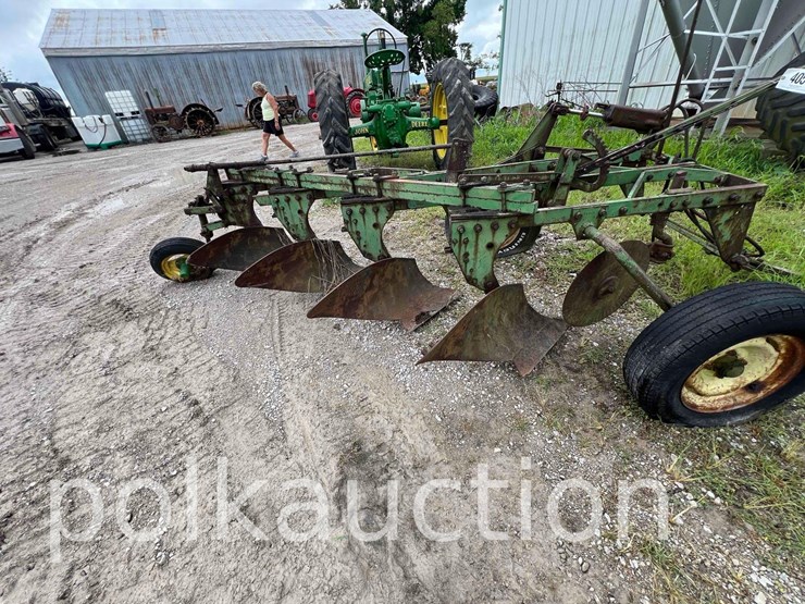 john-deere-model-555h-4btm-pull-type-plow-image-10